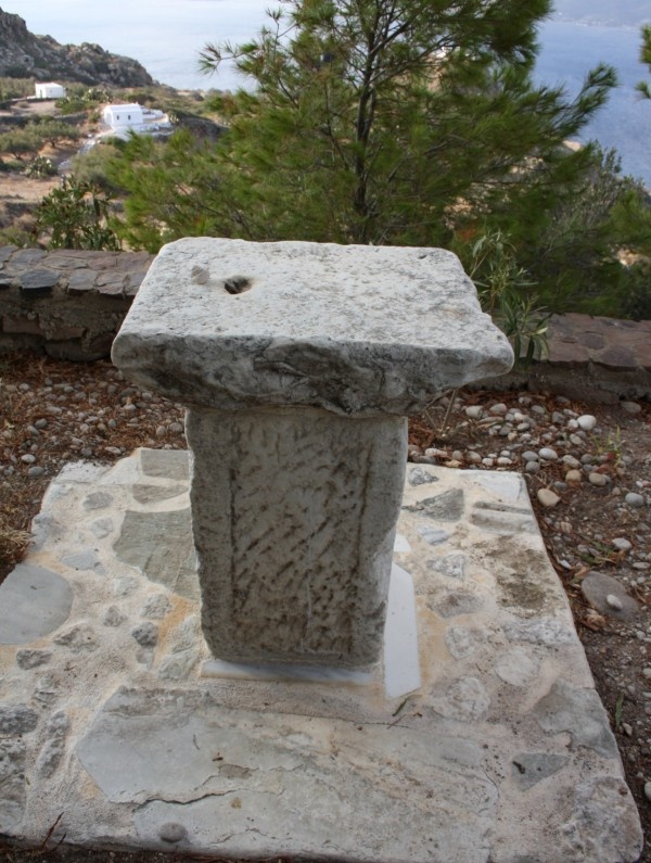 Μήλος: Ζευγάρι Γερμανών με ολόκληρο παράνομο... μουσείο