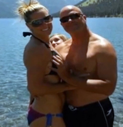 Την έδιωξαν από το σχολείο για την... «άσεμνη» φωτογραφία στο Facebook