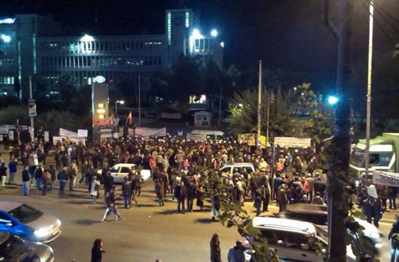 ΔΕΙΤΕ LIVE: Επεισόδια και χημικά στην ΕΡΤ (pics)