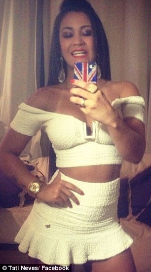 H Βραζιλιάνα Tati ανάβει φωτιές 