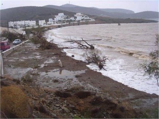 Ανεμοστρόβιλος «σάρωσε» την Αστυπάλαια (pics)