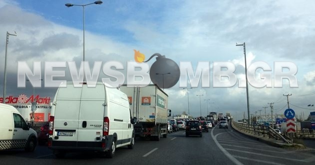 ΤΩΡΑ: Μεγάλο μποτιλιάρισμα στην εθνική οδό (pics) 
