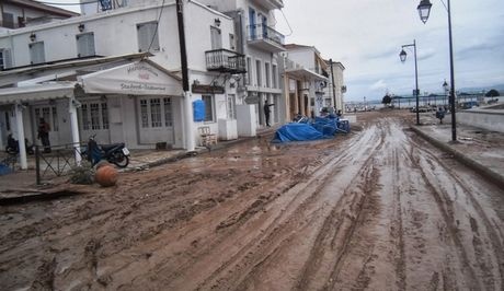 Εικόνες βιβλικής καταστροφής στις Σπέτσες (pics)