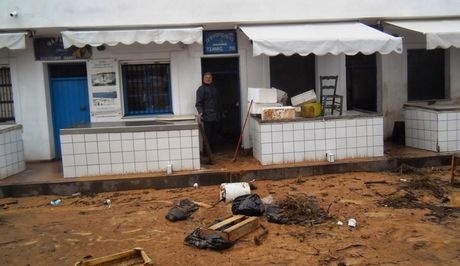 Εικόνες βιβλικής καταστροφής στις Σπέτσες (pics)