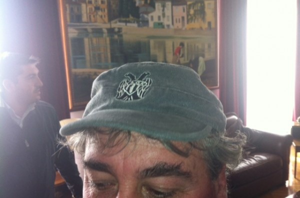 Κτηνοτρόφος πήγε στον Υπουργό με καπέλο του ΠΑΟΚ