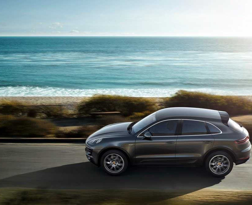 Επίσημα και η Porsche Macan
