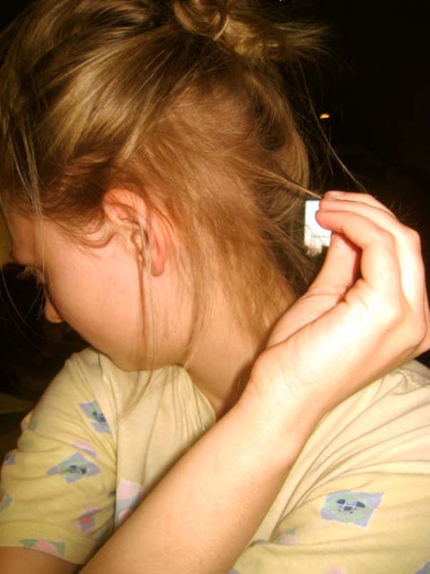 Αυτή η κοπέλα έχει μια πραγματικά πολύ περίεργη συνήθεια (pics)