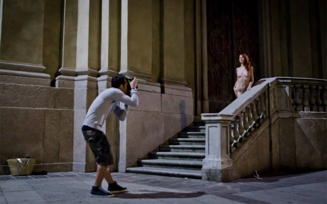 Οι γυναίκες μιας ιταλικής πόλης τα... έβγαλαν για καλό σκοπό (pics)