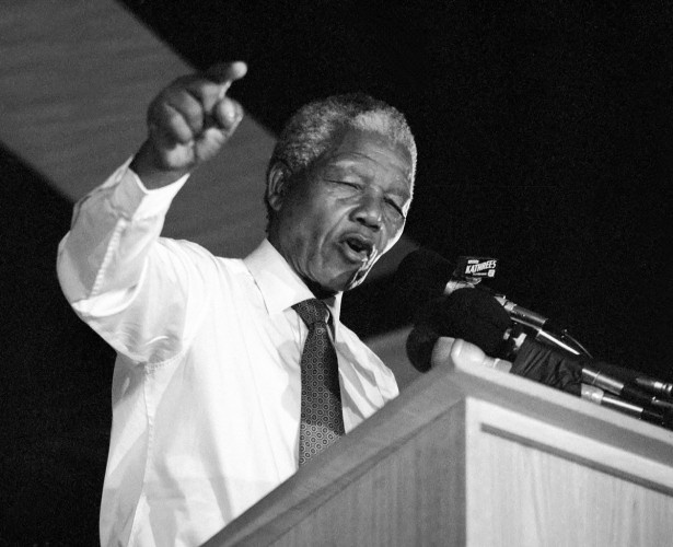 Παγκόσμια συγκίνηση για το θάνατο του Νέλσον Μαντέλα 