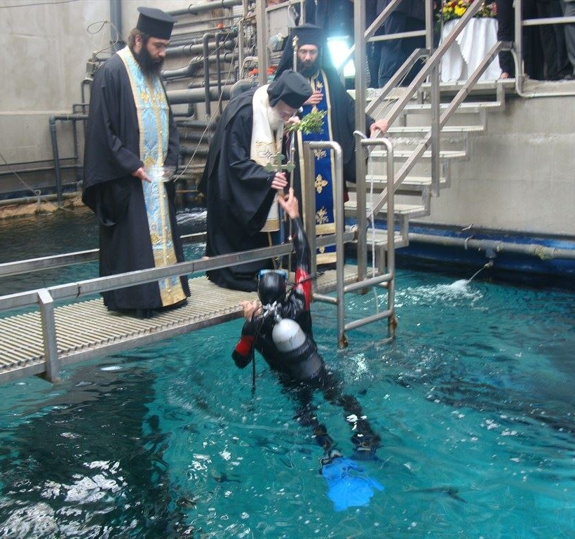 Έκαναν Θεοφάνεια... στο βυθό! (pics)