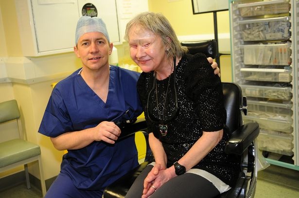 ΦΡΙΚΗ: Ο σκύλος της της έφαγε το πρόσωπο και τα μάτια της!