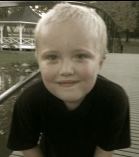 5χρονος ξύρισε το κεφάλι του για να υποστηρίξει φίλο του με καρκίνο