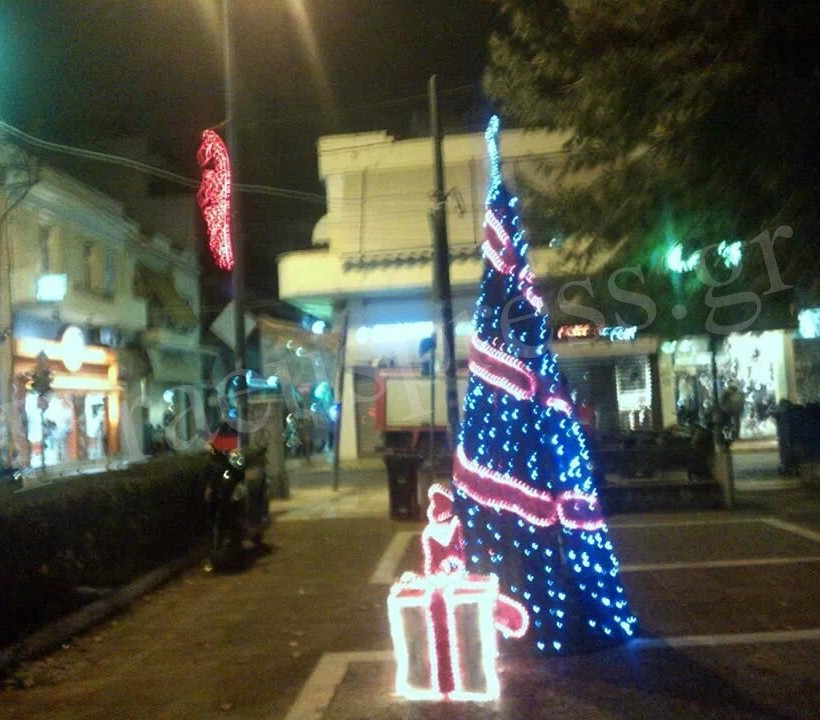 Το Κερατσίνι έχει ακόμα Χριστούγεννα! (pics)