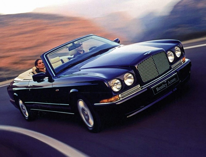 Βόλτα στην αυλή της BENTLEY