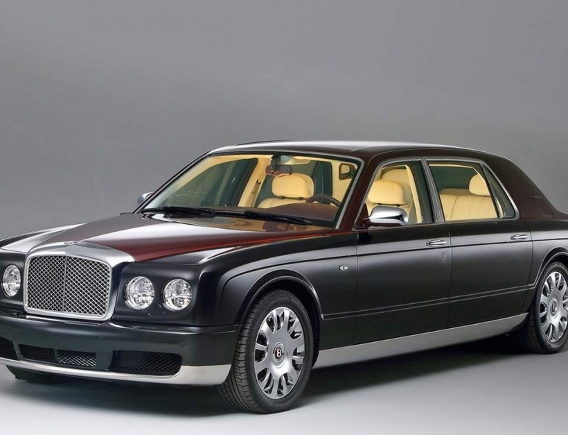 Βόλτα στην αυλή της BENTLEY