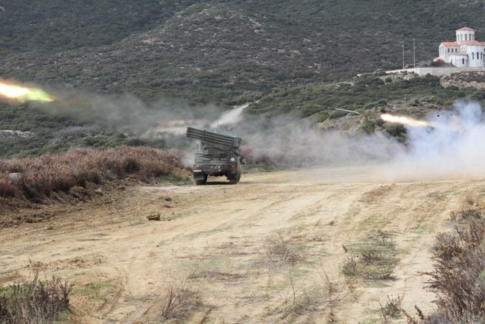 «Έβρεξε» καυτό ατσάλι στον Έβρο (pics)