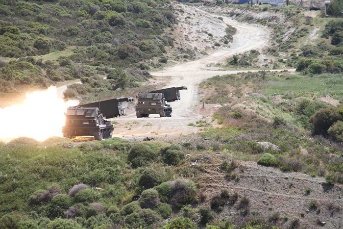 «Έβρεξε» καυτό ατσάλι στον Έβρο (pics)