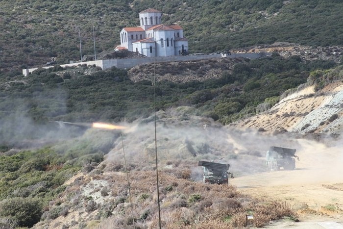 «Έβρεξε» καυτό ατσάλι στον Έβρο (pics)