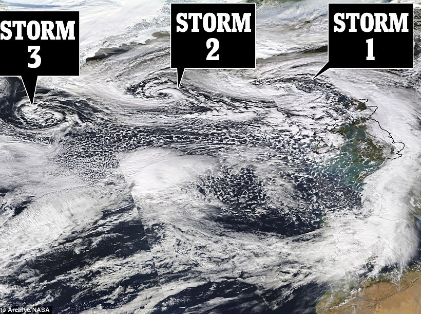 Θυελλώδεις άνεμοι «σαρώνουν» Βρετανία και Ιρλανδία