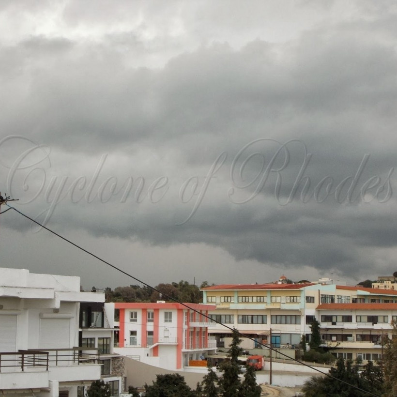 ΑΠΙΣΤΕΥΤΕΣ ΕΙΚΟΝΕΣ: Σάρωσε ανεμοστρόβιλος στη Ρόδο!
