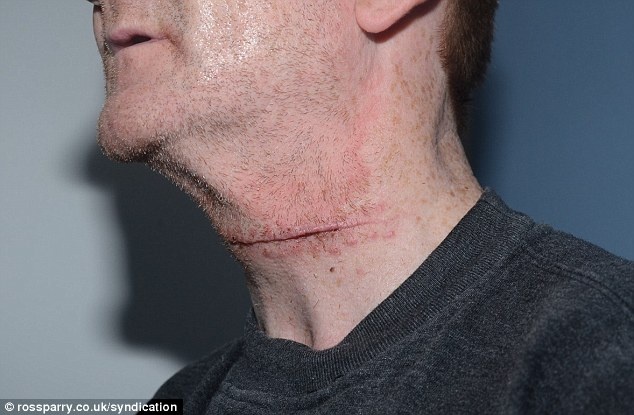 Πήγε να κόψει το λαιμό του φίλου του όταν εκείνος του ζήτησε να...