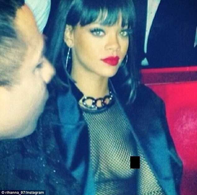 Η Rihanna δεν άφησε τίποτα στη φαντασία