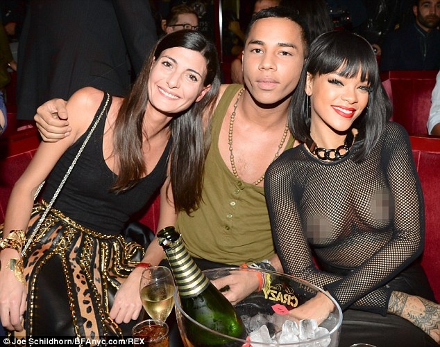 Η Rihanna δεν άφησε τίποτα στη φαντασία 