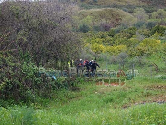 Πρέβεζα: Εξετράπη όχημα από την πορεία του - Τραυματίστηκε ο οδηγός