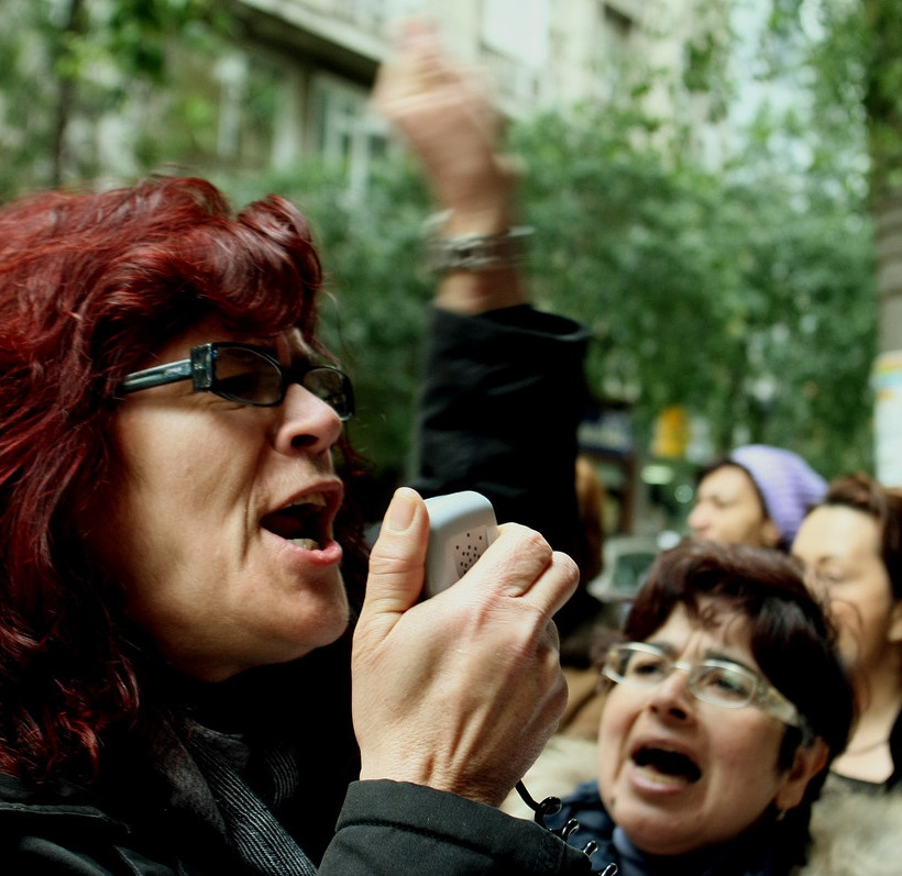 Συγκέντρωση απολυμένων καθαριστριών στο υπουργείο Οικονομικών (Pics)