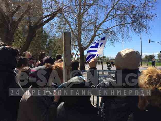 Θεσ/νικη: Σιδηρόφρακτη παρέλαση με φυγαδευμένους πολιτικούς (pics)