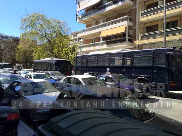 Θεσ/νικη: Σιδηρόφρακτη παρέλαση με φυγαδευμένους πολιτικούς (pics)