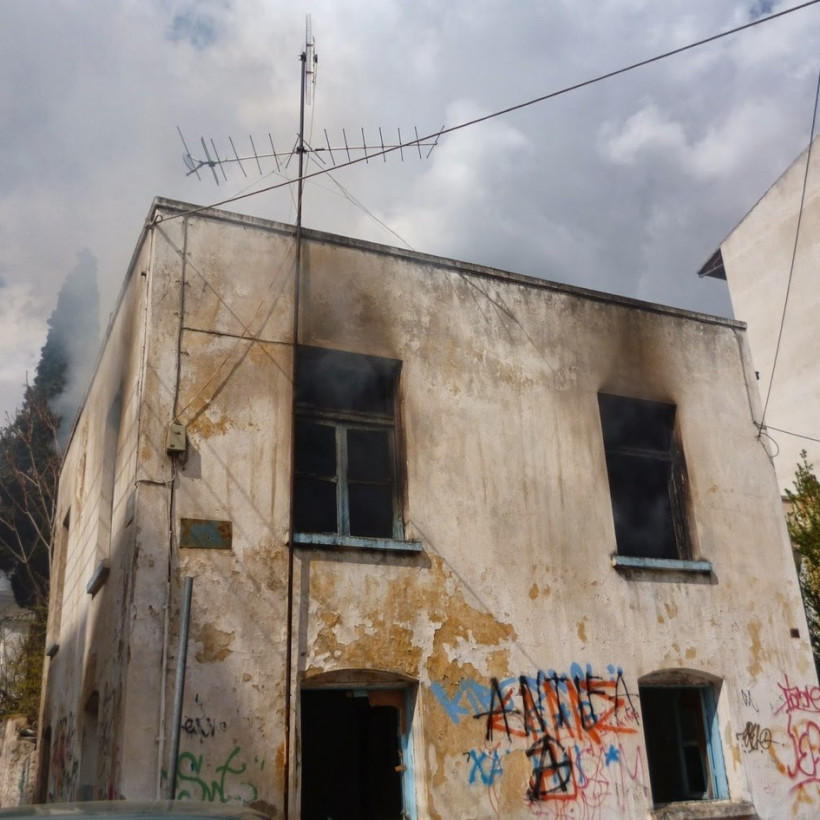Στις φλόγες διώροφη μονοκατοικία στην Ξάνθη (pics)