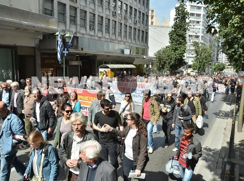 ΦΩΤΟΡΕΠΟΡΤΑΖ: Στο υπουργείο Εργασίας οι οικοδόμοι