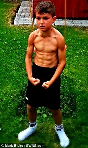 8χρονος... «φέτες» ξετρελαίνει το διαδίκτυο! (photos)