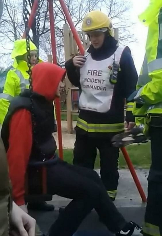 Έφηβος Βρετανός κόλλησε ενώ… (video+photos)
