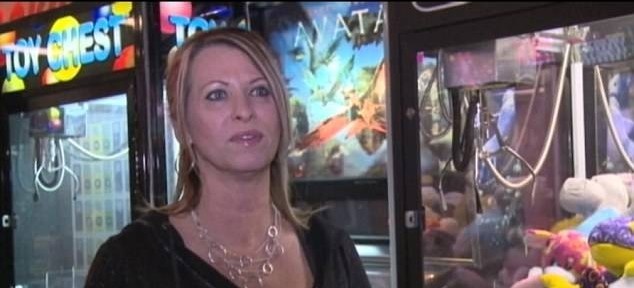 Αγνοούμενο αγοράκι βρέθηκε μέσα σε ηλεκτρονικό μηχάνημα! (vid+phs)