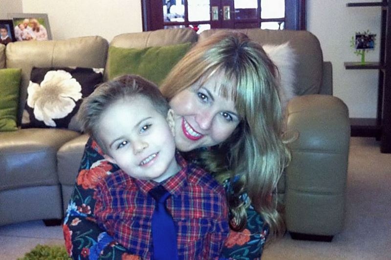 Διαταραχή κάνει τα πόδια αυτής της γυναίκας να… (photos)