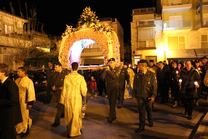 Η περιφορά του Επιταφίου στη Νέα Ιωνία Βόλου (pics+vid)