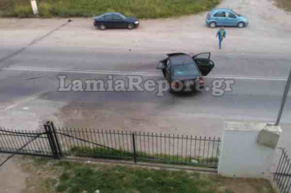 Καραμπόλα με... κολόνα στη Λαμία (pics)