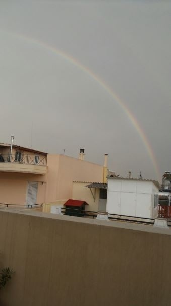 Υπάρχει ελπίδα: Ουράνιο τόξο στην Αθήνα (pics) 