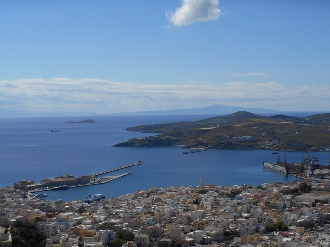 Σύρος: Η «αρχόντισσα» των Κυκλάδων! (photos)