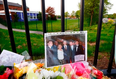 Θρήνος για την καθηγήτρια που μαχαιρώθηκε μέχρι θανάτου