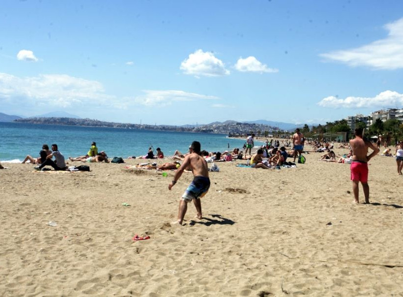 Πρωτομαγιά στις παραλίες της Αττικής (pics) 