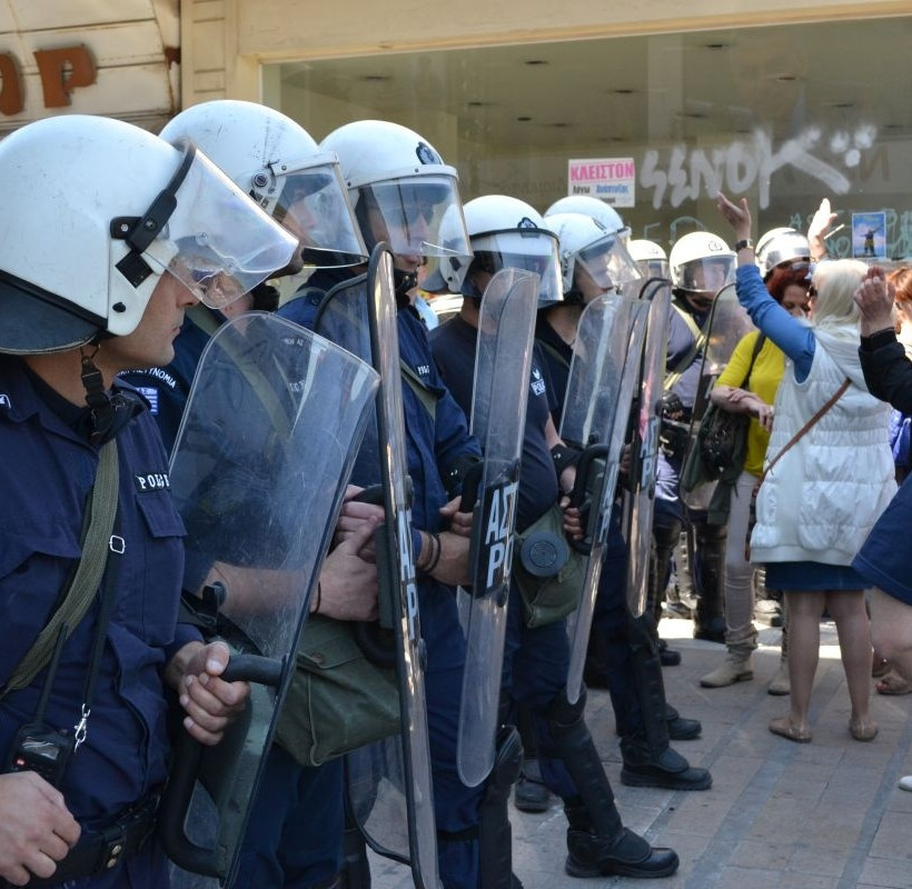 Γιουχαΐσματα και ξύλο στην επίσκεψη του Βενιζέλου στη Λάρισα (vid)