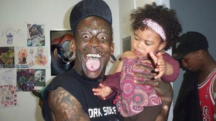 Δεν βρίσκει συγκάτοικο εξαιτίας... της εμφάνισής του - Δείτε πώς είναι