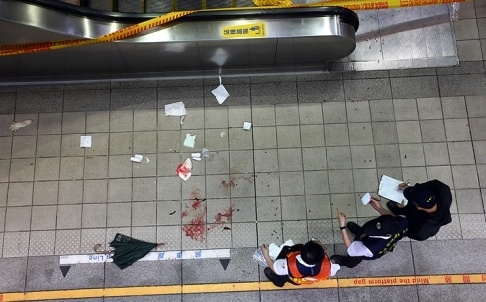 Τρόμος σε μετρό: Μεθυσμένος σκόρπισε το θάνατο! (pics)
