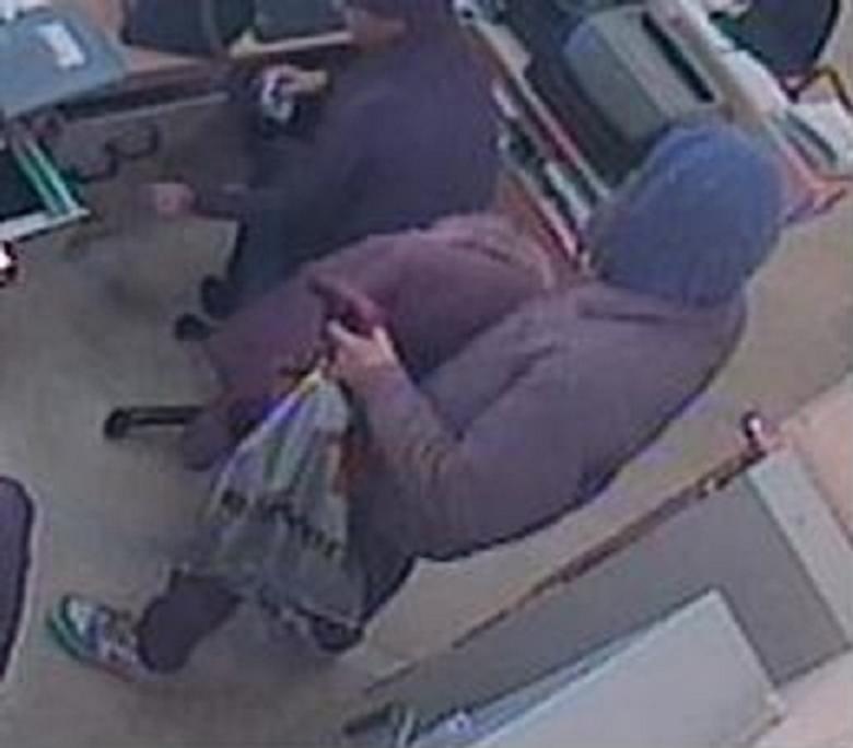 Αυτός είναι ο ληστής της τράπεζας στον Εύοσμο – Δείτε φωτογραφίες 