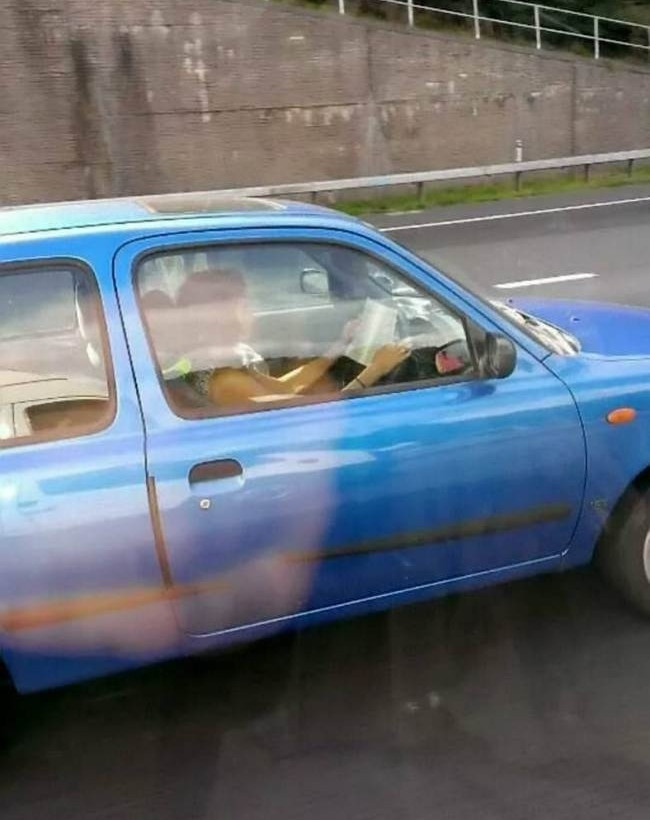 Ο ορισμός της επικίνδυνης οδήγησης! (pics)