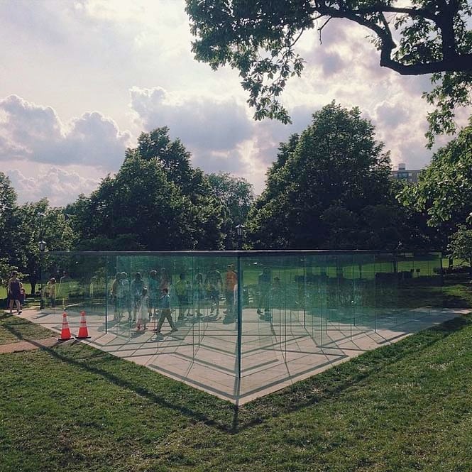 Νέος γυάλινος λαβύρινθος: Μπορείτε να βγείτε; (pics)