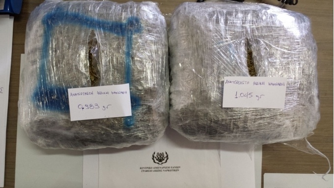 Ταξίδευε με δυο κιλά χασίς, δεν λογάριαζε όμως τον...σκύλο